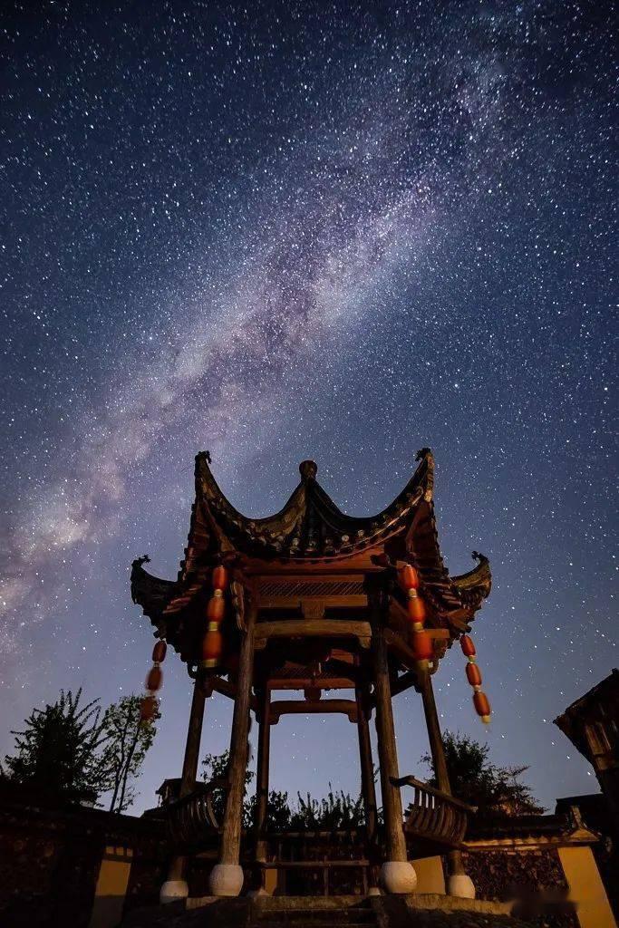 记者：法兰克福与埃基蒂克达口头协议，后者愿放弃400万欧薪水