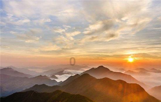 探索未知山峰