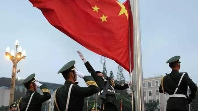 白岩松谈打工人现象：没什么不好，你觉得作为打工人会幸福吗？游戏画面