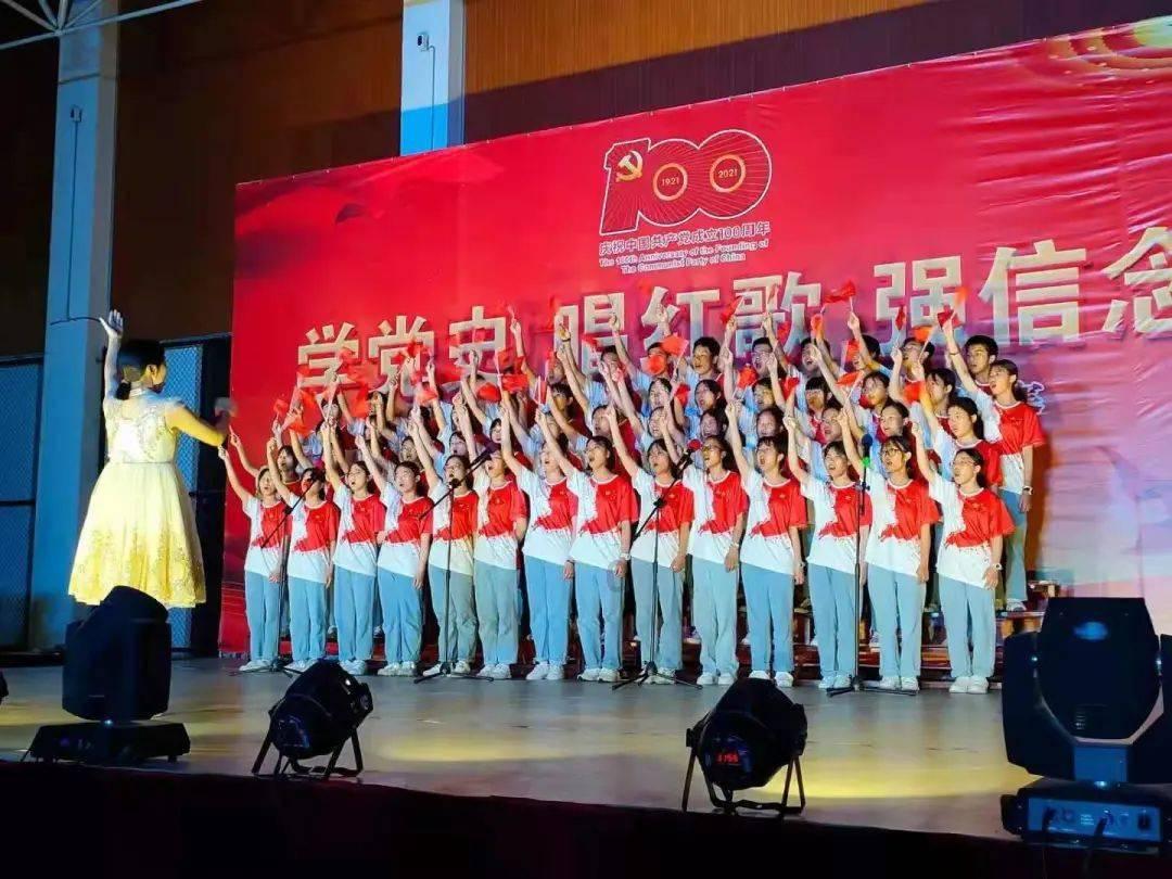二十合击败徐晃的颜良,在关羽眼里怎么成了插标卖首?