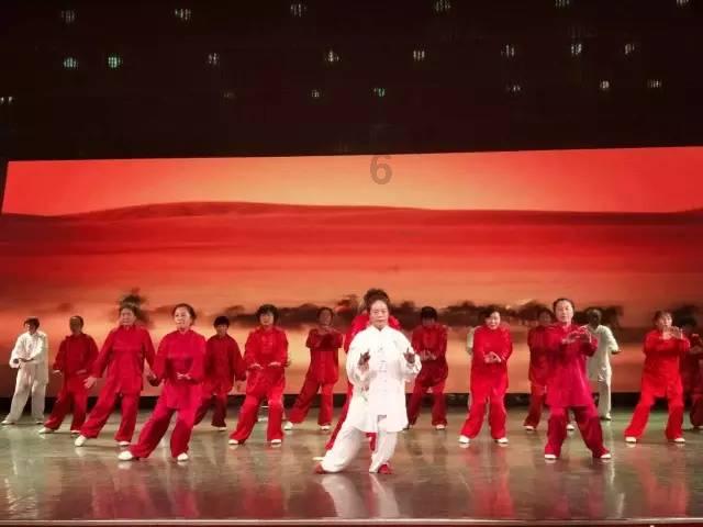 艾玛的时尚装
